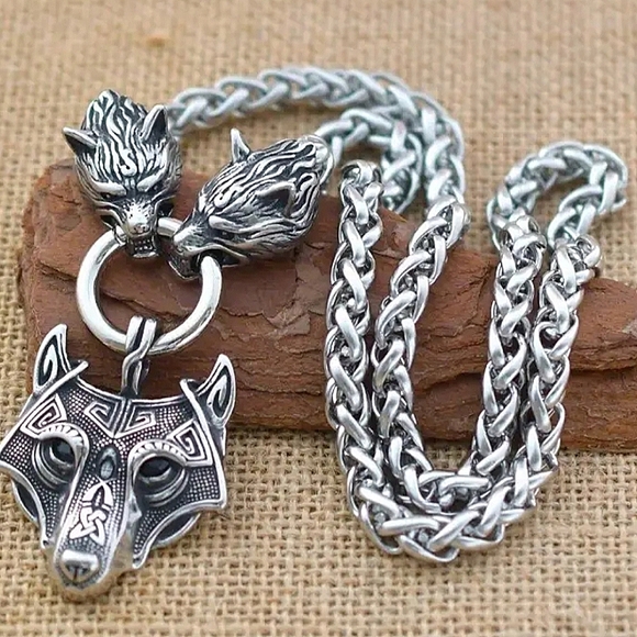 New! MEN'S Nordic Wolf Pendant Necklace. - Picture 2 of 5